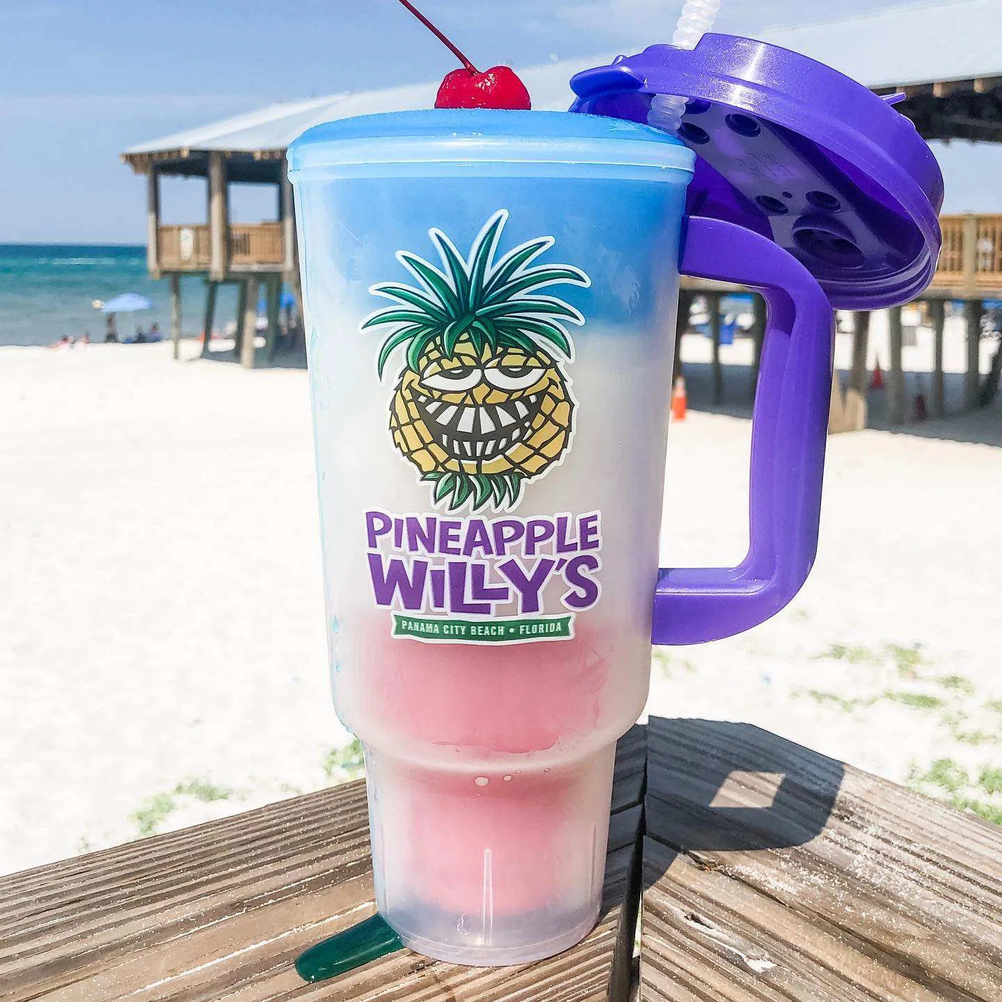 Прозрачный пластиковый стакан 32oz с крышкой и трубочкой