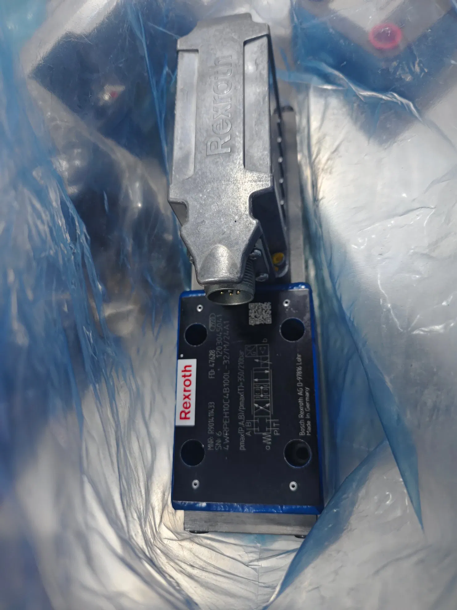 Пропорциональный гидравлический клапан Rexroth 4WRPEH10C4B100L