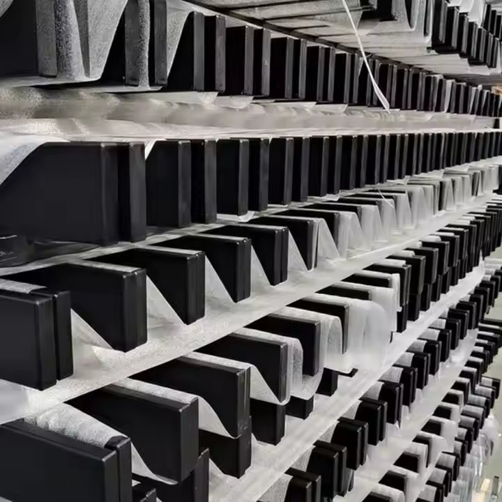 High Quality Outdoor Blade Design Fence Ornamental Panels Fence Custom Fence 2025 Pupular