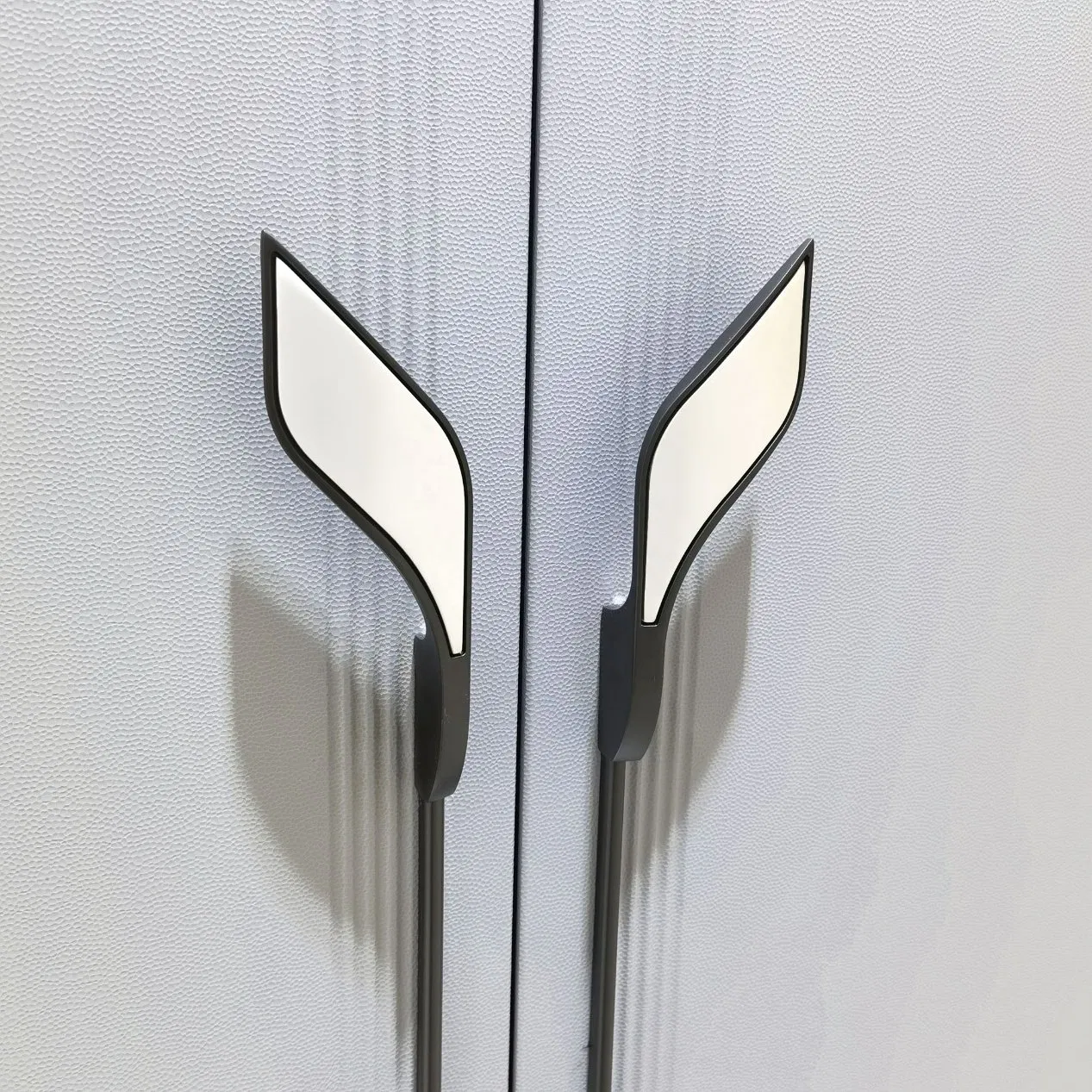 Zinc Alloy Leather Furniture Cabinet Handles New Design Wardrobe Door Pull Handle Leather Handle (L or R) 160+900mm