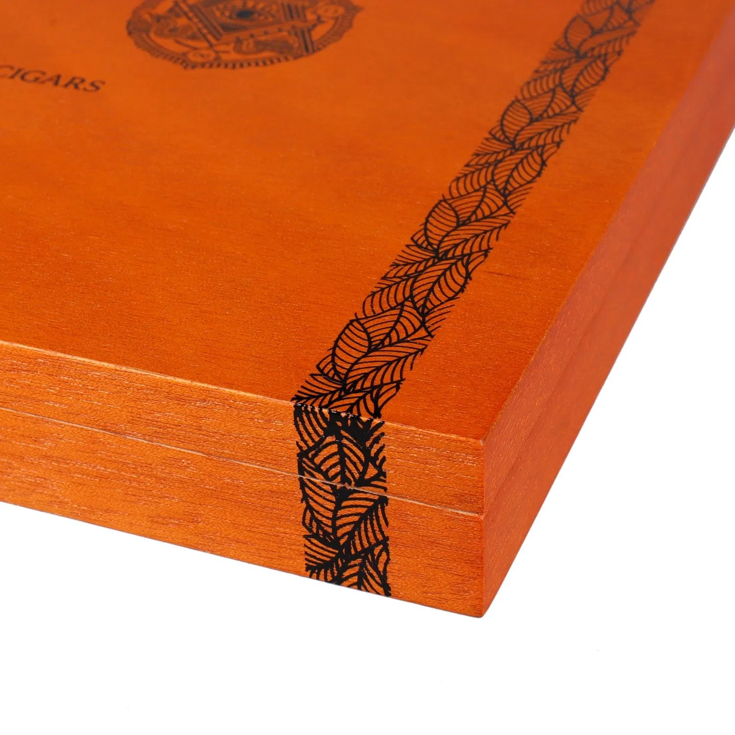 Luxurious Mahogany Cigar Humidor Box for Premium Cigars