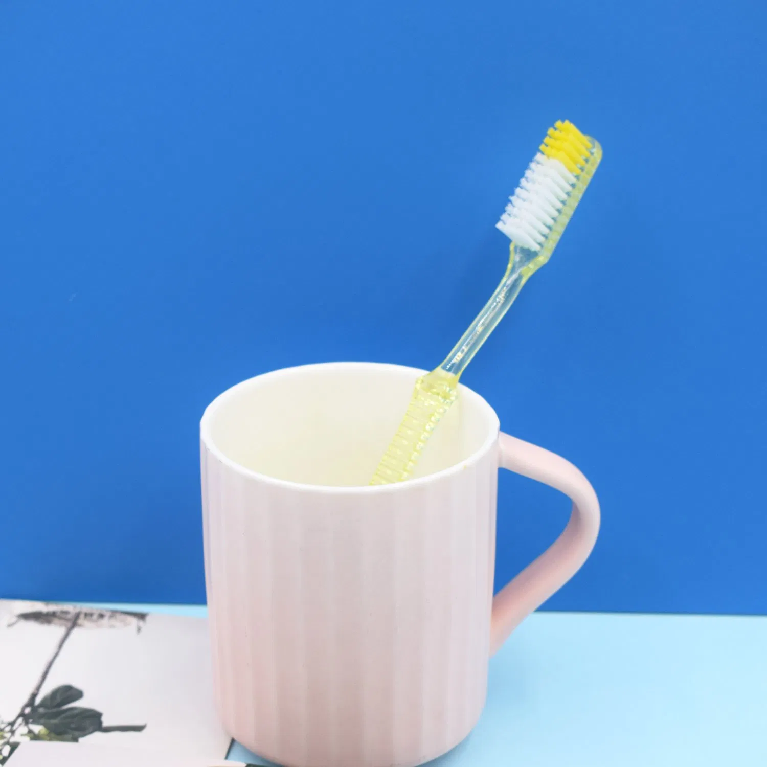 Wholesale Disposable Transparent Handle Large Brush Head Plastic Hotel Toothbrush Factory
