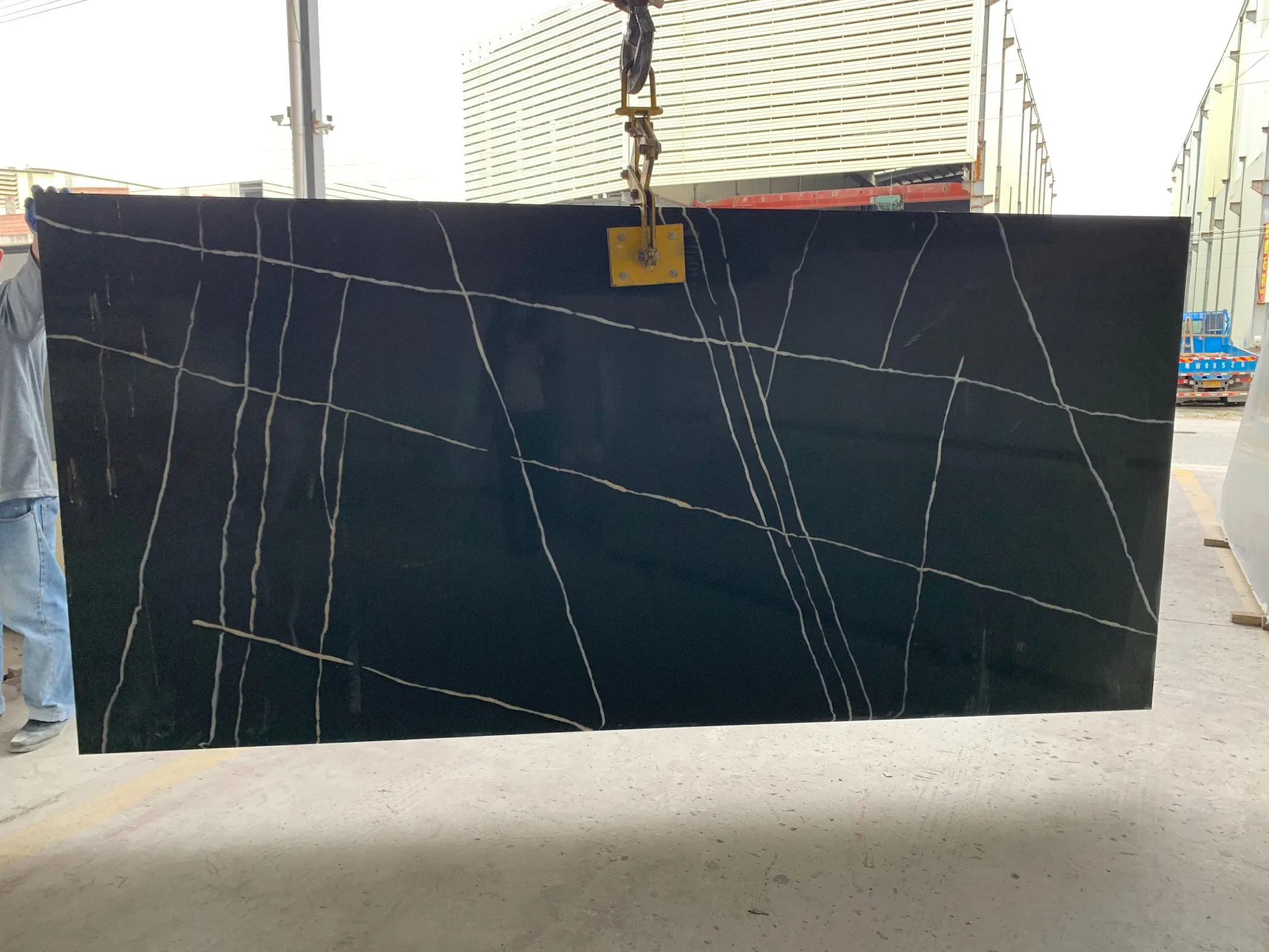 Classic Crushed Surface Calacatta White Glass Engineer Quartz Stone Slabs Artificial Countertop