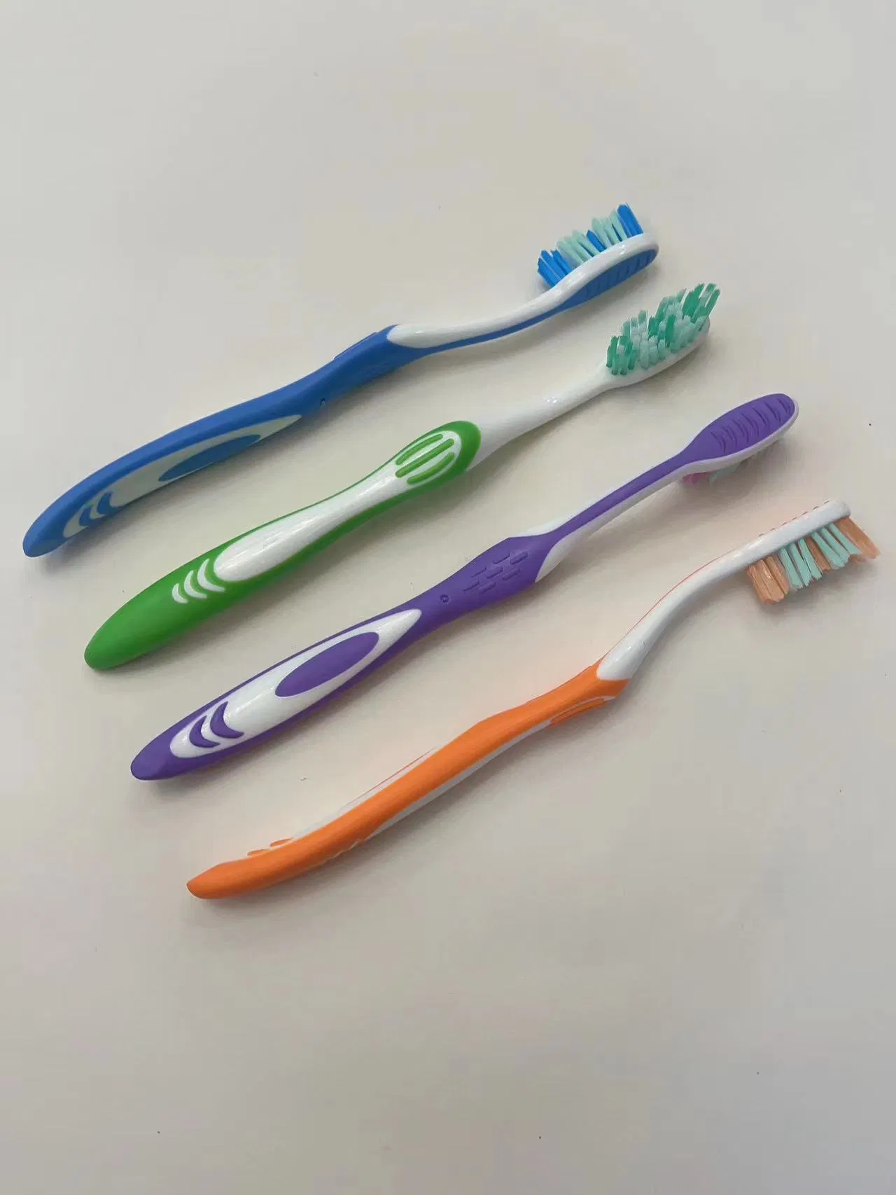 FDA Apporval Adult DuPont Nylon Toothbrush Comfortable Handle Cross Bristle Adult Toothbrush