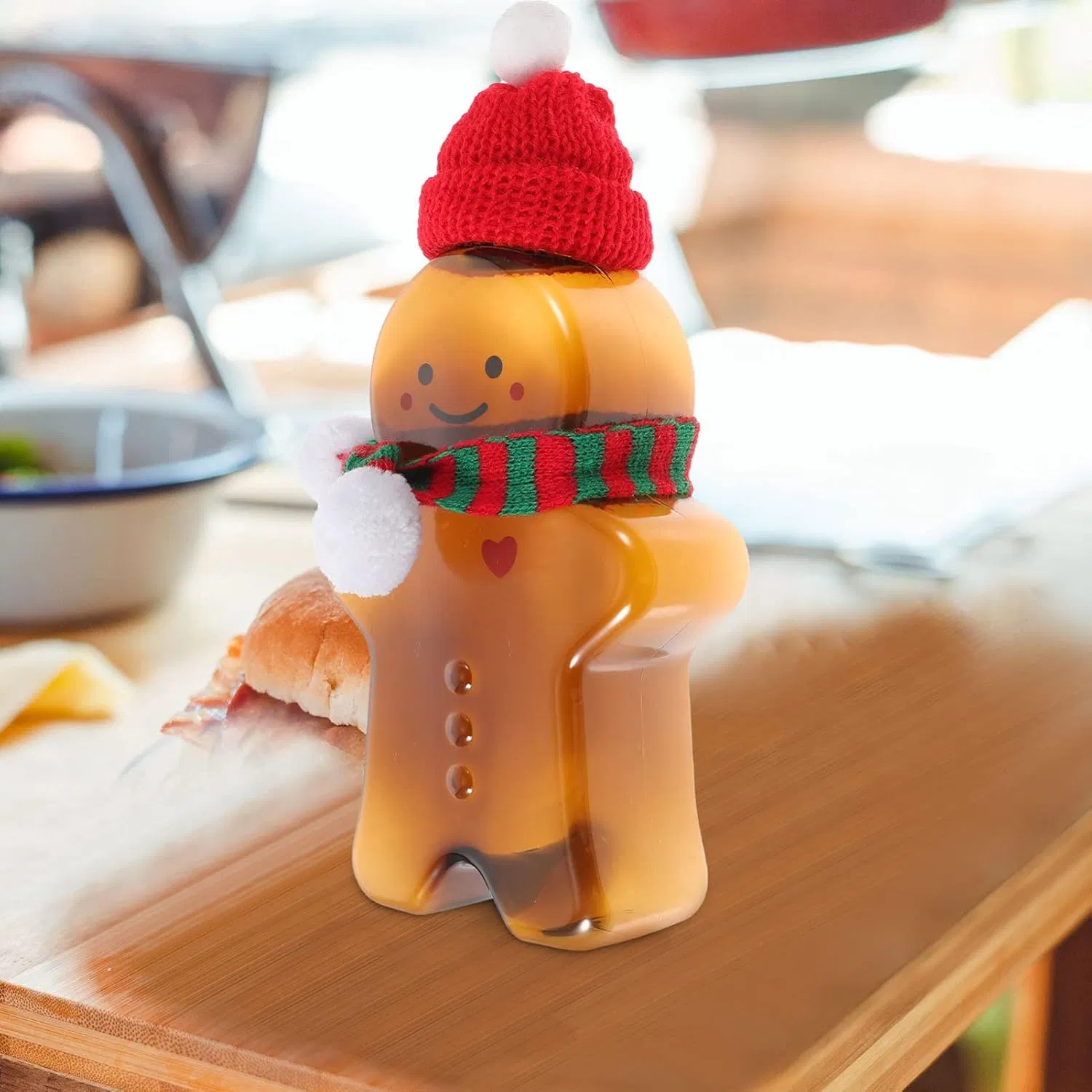 Christmas Juice Bottles Candy Jars Gingerbread Man Shaped Water Bottles with Scarves Reusable Plastic Beverage Bottles Canister Milk Bottles 500ml