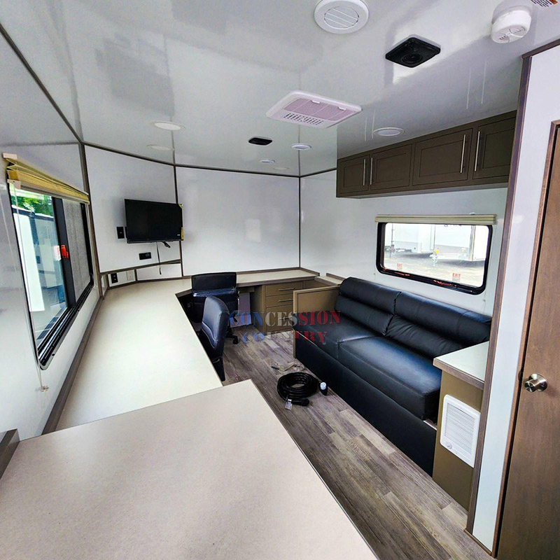 Mobile Office Trailer with Bathroom Design for Traveling Workspaces