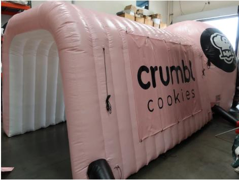 2023 New Custom Inflatable Helmet Tunnel Team Crumbl Cookies