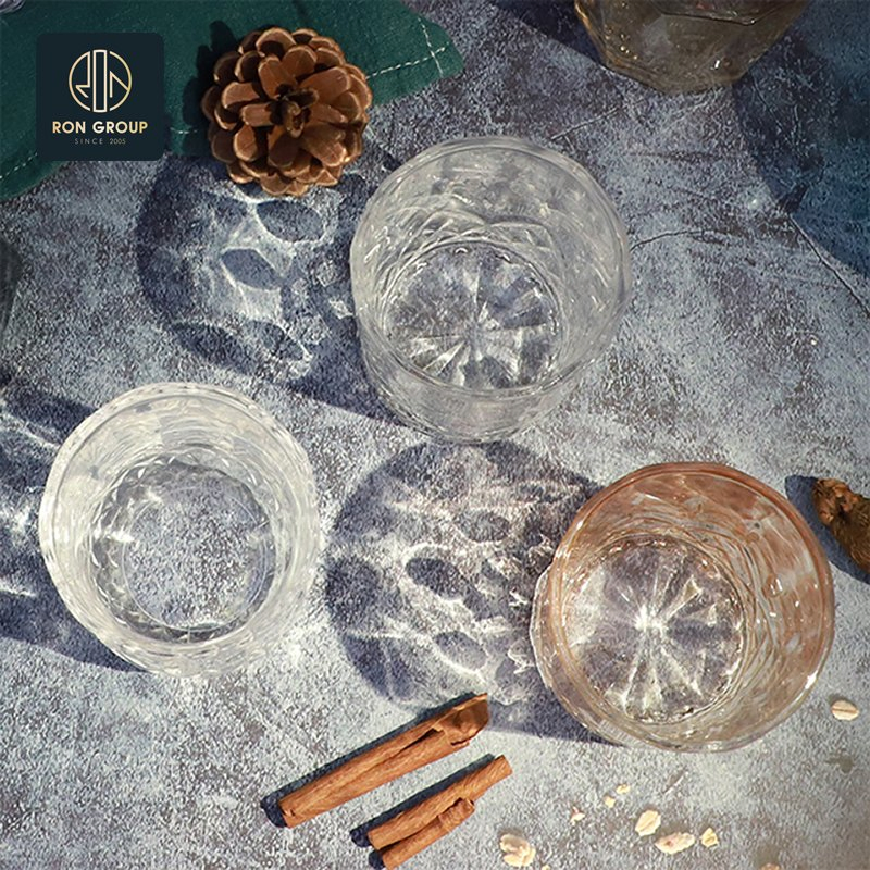 Bar Creative Rotating Whiskey Rotating Wine Glass Decompression Cup