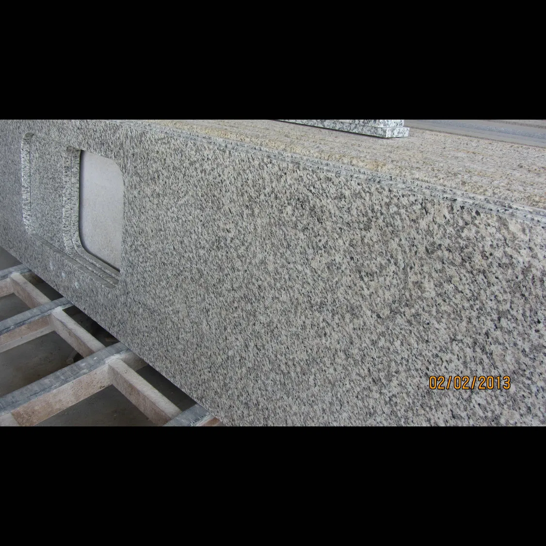 Cheap China Granite Tiger Skin White Island Tops for Kitchen