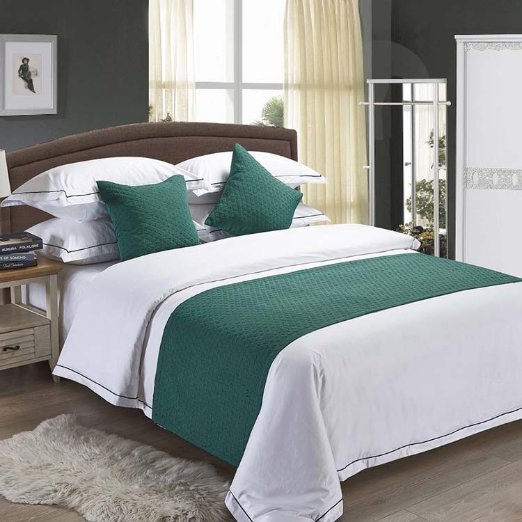 Wholesale Newest Style Jacquard Decorative Plain Dyed Hotel Bed Runner