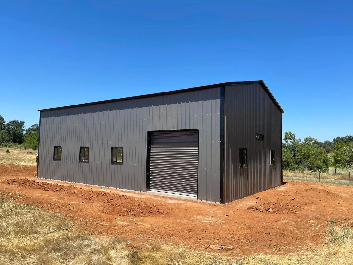 Modern Design Commercial Office Building Prefabricated Warehouse Steel Structure Frame with Sandwich Panel for Carport/Garage Use