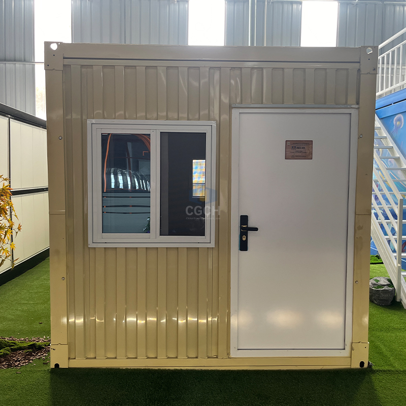 Contemporary Container House: 15 70 M² 2 Guests 6 7kw Heating