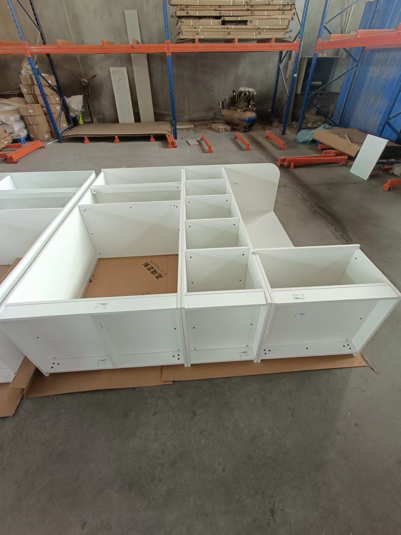 Шкаф-органайзер деревянный для спальни комбинированный