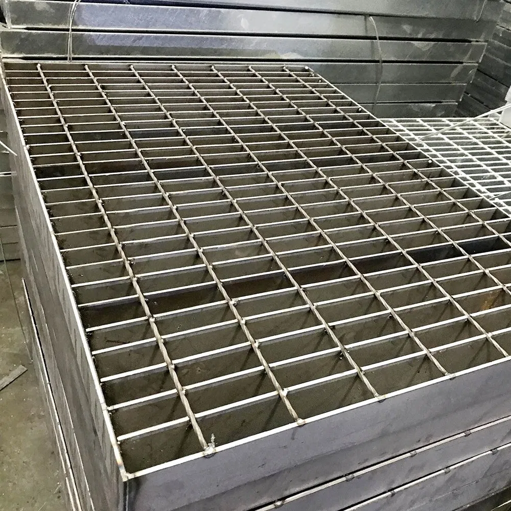 Galvanized 15/20/30/34.3/40/60mm Bearing Bar Pitch Drain Perforated Steel Grating