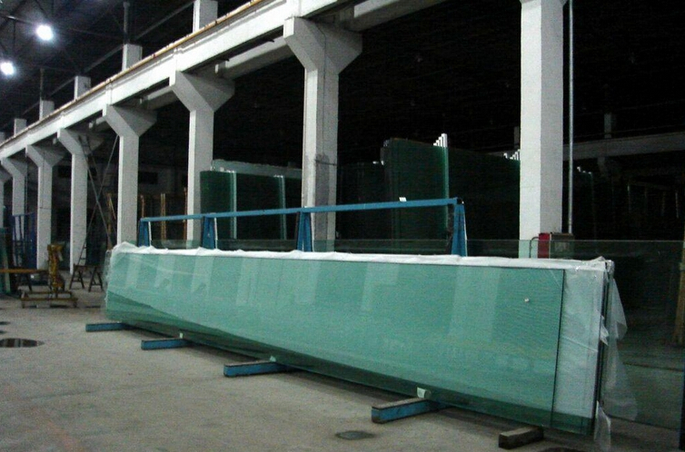 Закаленное стекло 2-19 мм CE SGCC, плоское и гнутое