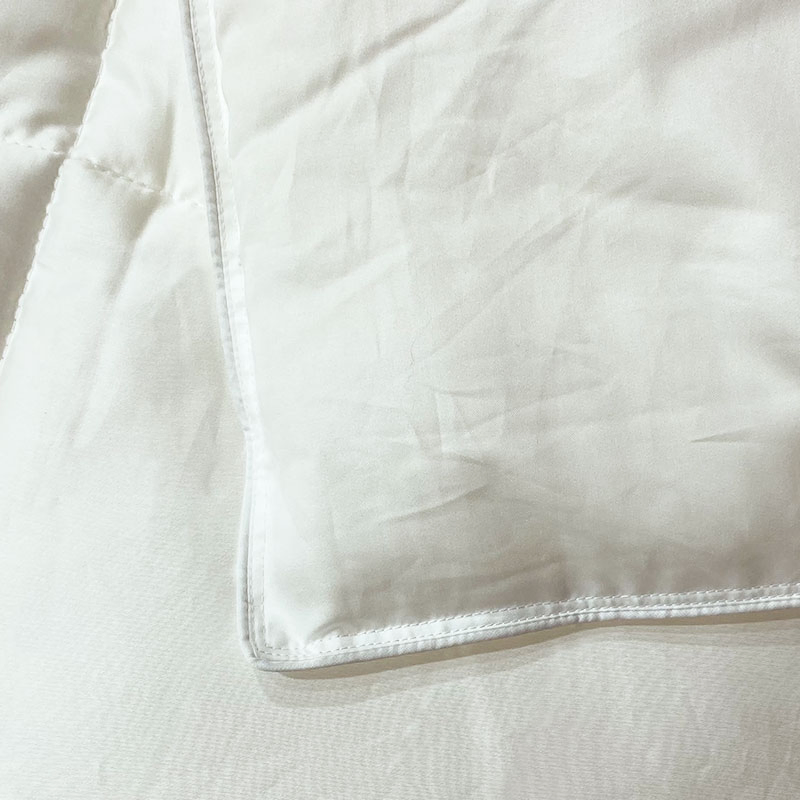 60*60/182*120 Cotton Fabric Super Soft Breathable Ten Cel and Kapok Filling Quilt Comforter
