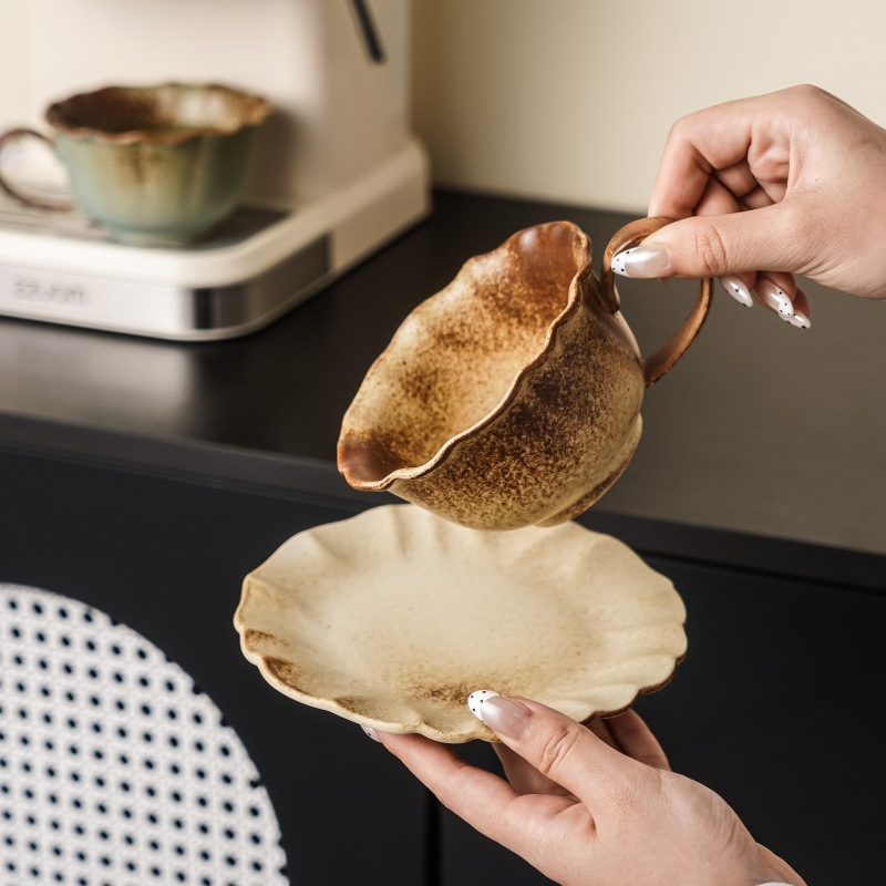 Fashion Floral Petal Coffee Cup Ceramic Cup and Saucer Set