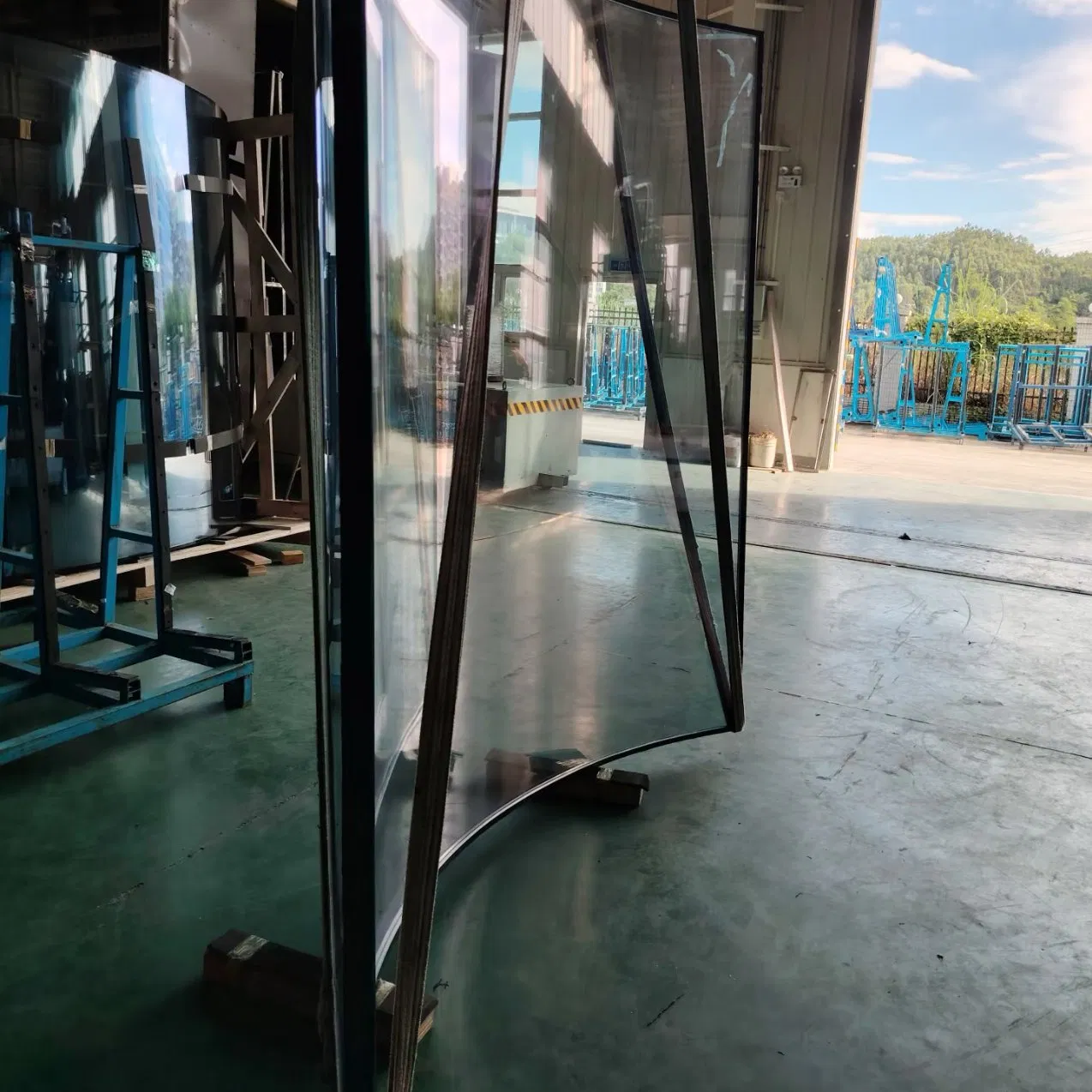 Shatterproof Irregular Bent Tempered Glass, Home & Commercial Use