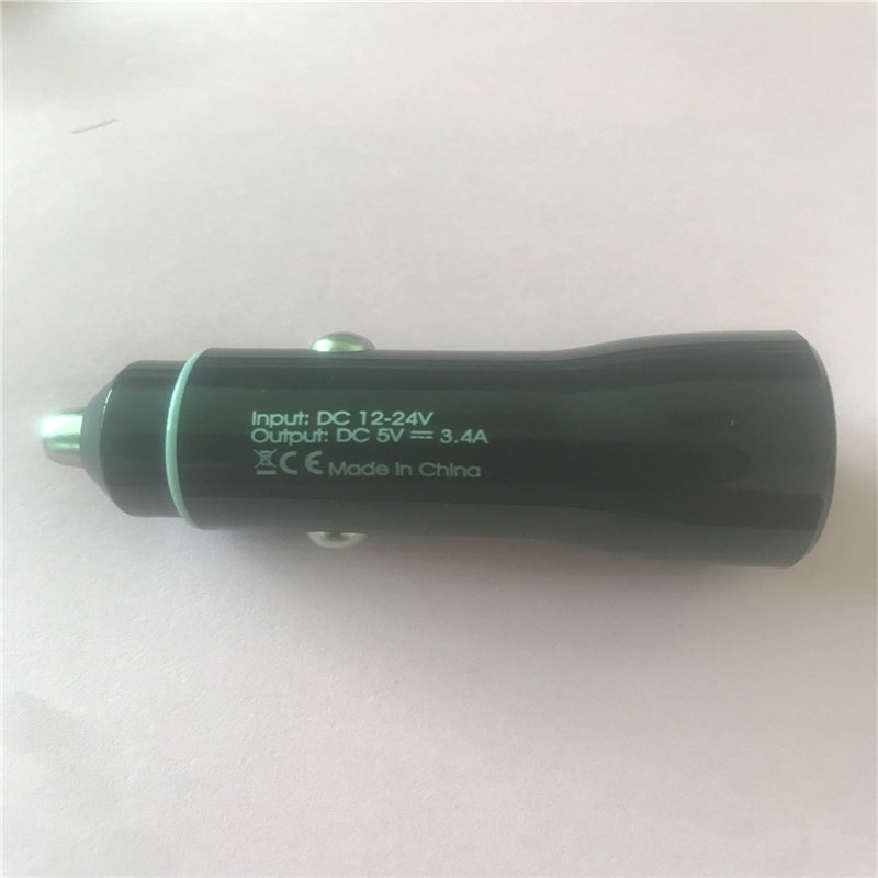 Автомобильное зарядное устройство USB A и Type-C 2.4A