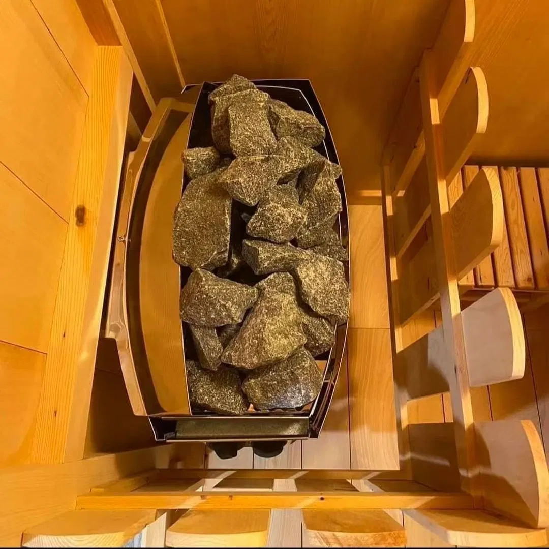 Уличная треугольная сауна Spire в современном стиле