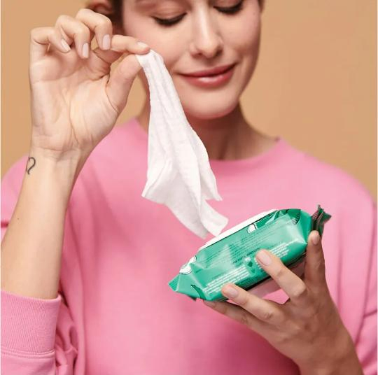 OEM Soft Pack China OEM Cleaning Disposable Towel Commercial Use Feminine Tissue Nonwoven Hand Face Wipe in China Makeup Remover Wet Wipe