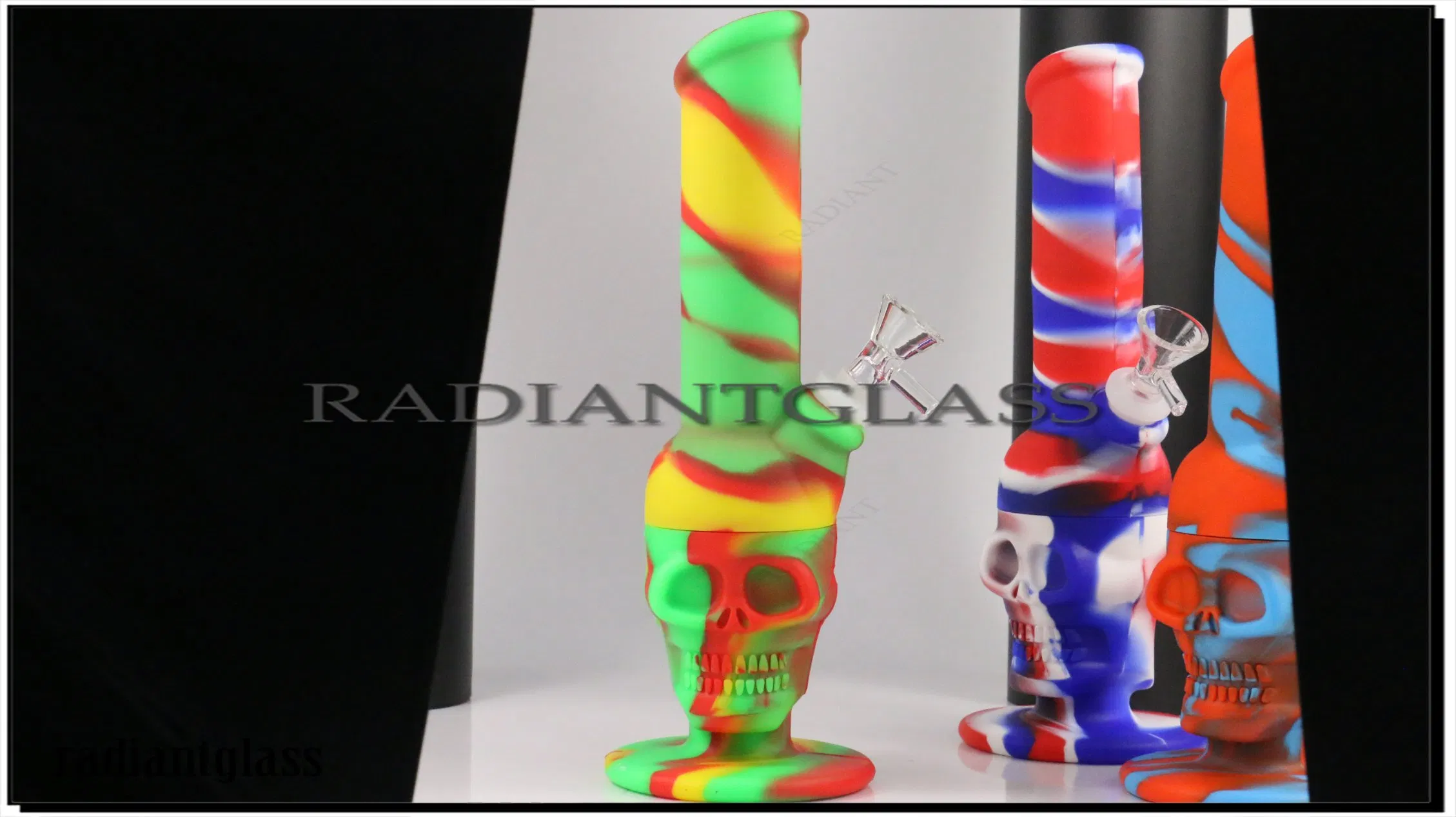 Brilliant Color Smoking Glass Pipe Silicone Pipe Exotic Characteristics