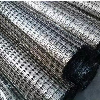 China Geomalla 40kN Grid Mesh PP Plastic Biaxial Geogrid for Road Reinforcement