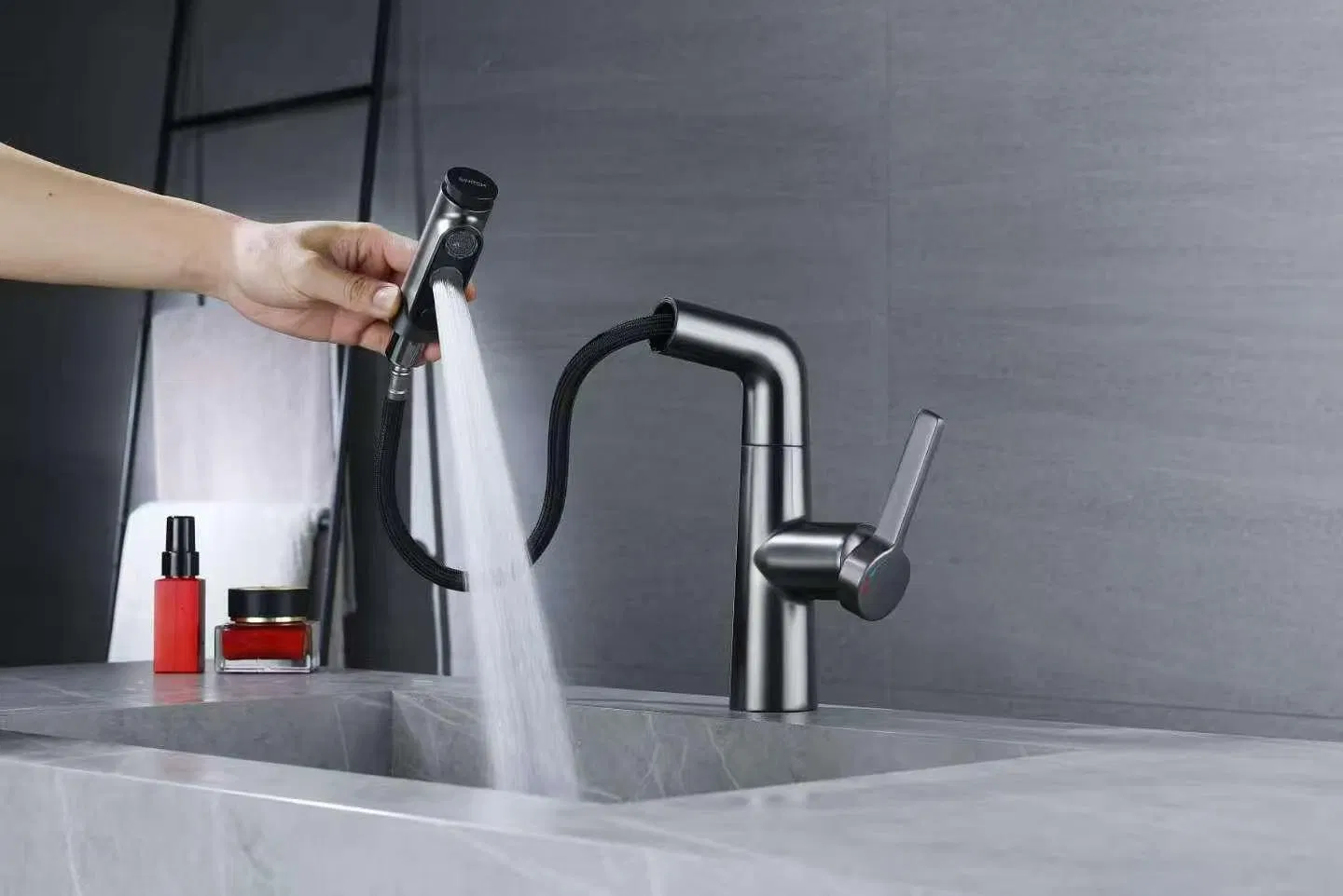 Single Lever Handle Metal Gray Finish Pull Down Swiveled Spout Deck Mounted Basin Sink Taps Mixer