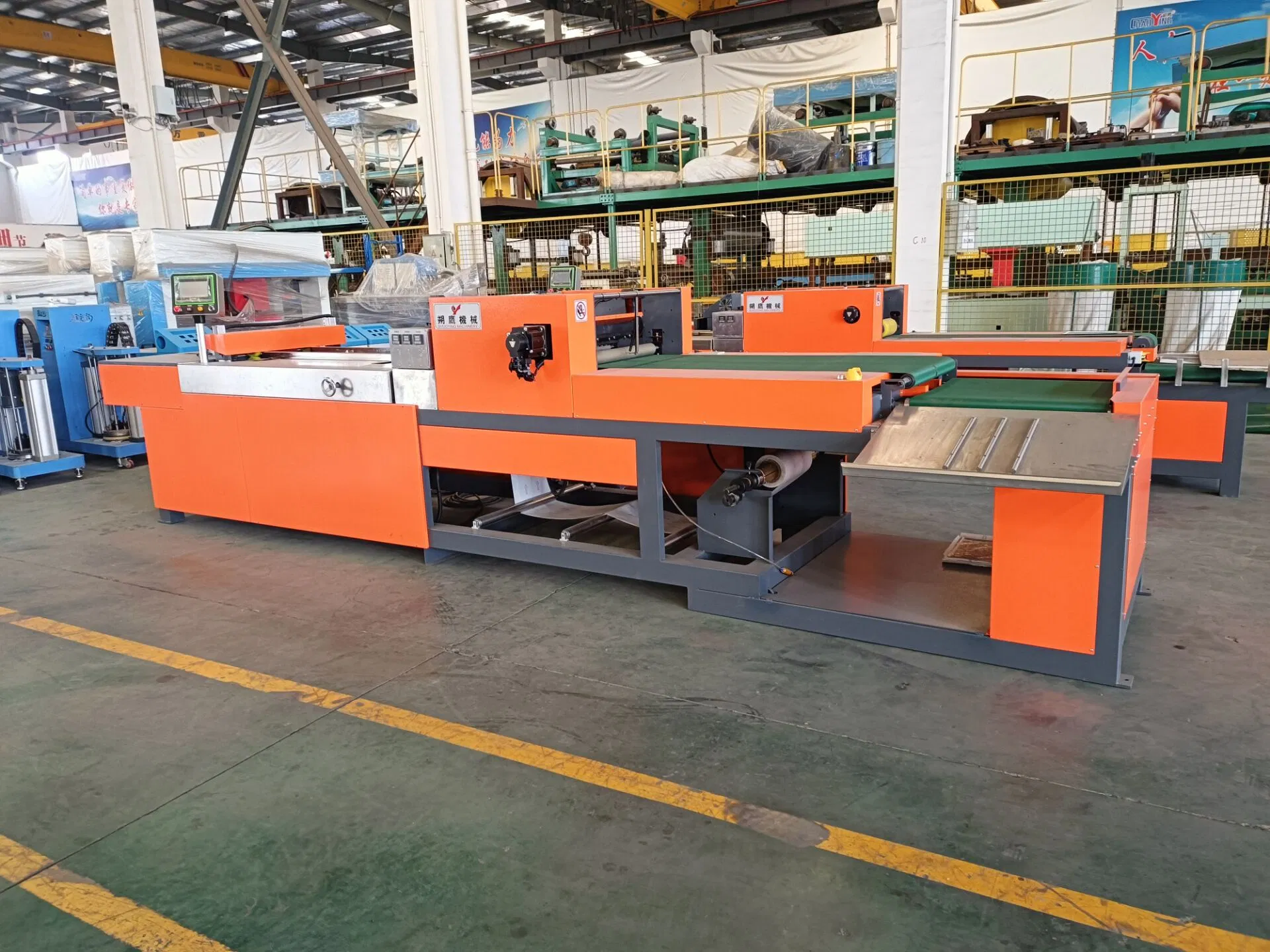 High Quality Rubber Floor Automatic Coating Glue Machine