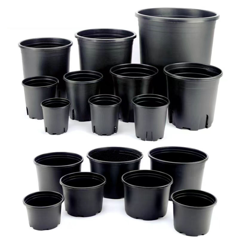 Пластиковый горшок для рассады и сада