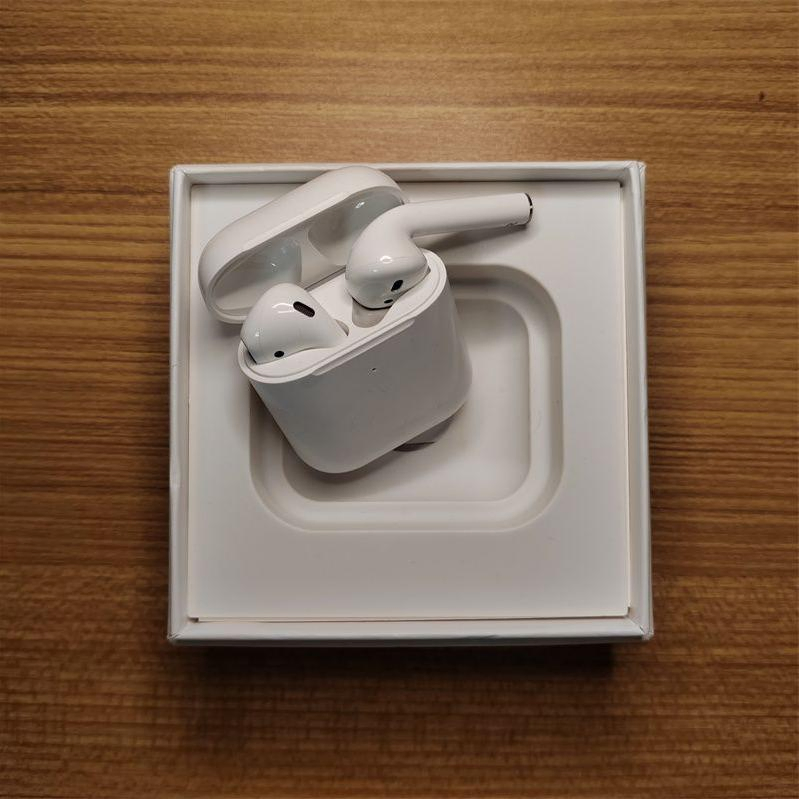 Беспроводные наушники AirPods 2 поколения