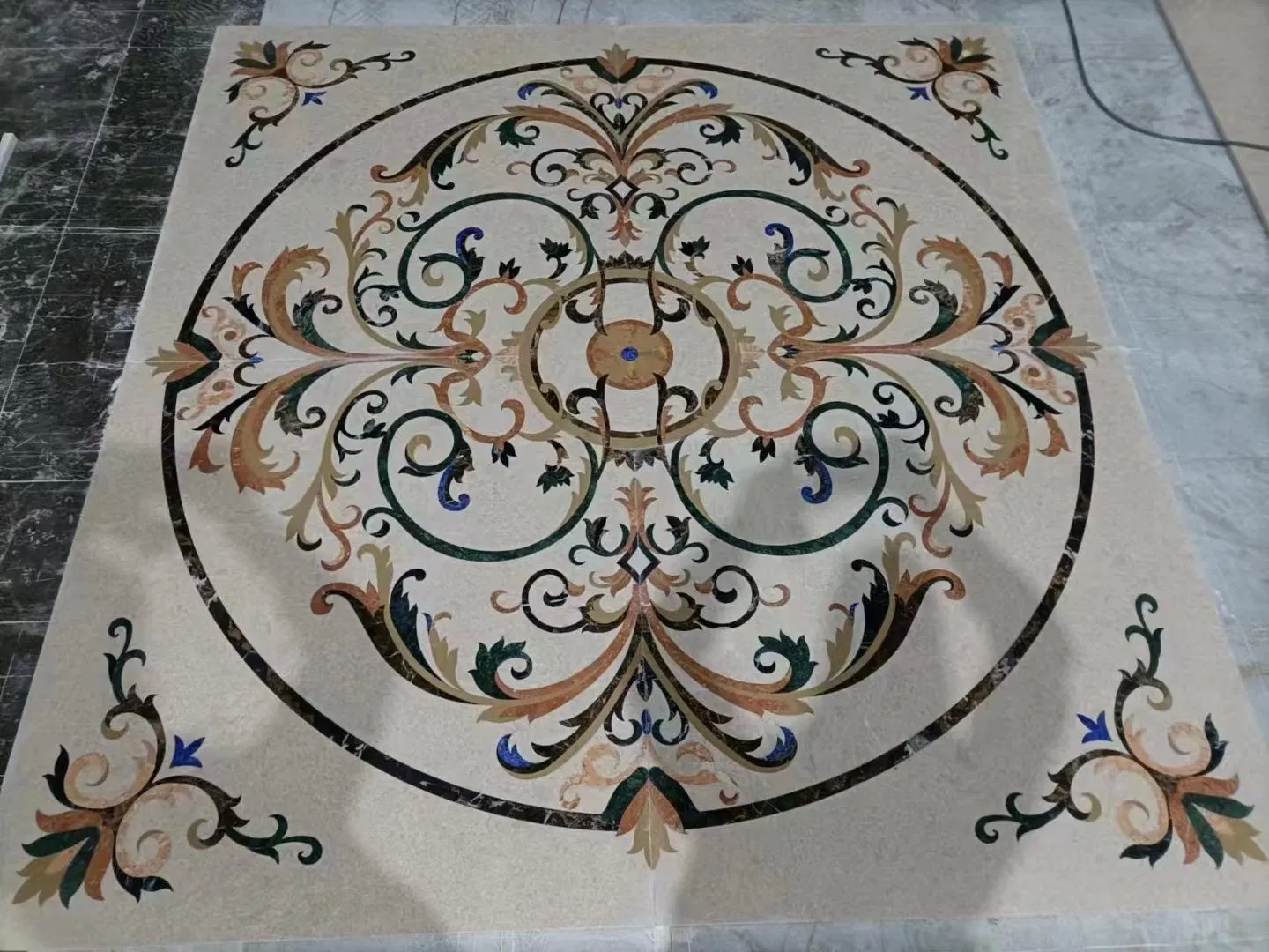 Мраморный медальон водной резки на заказ