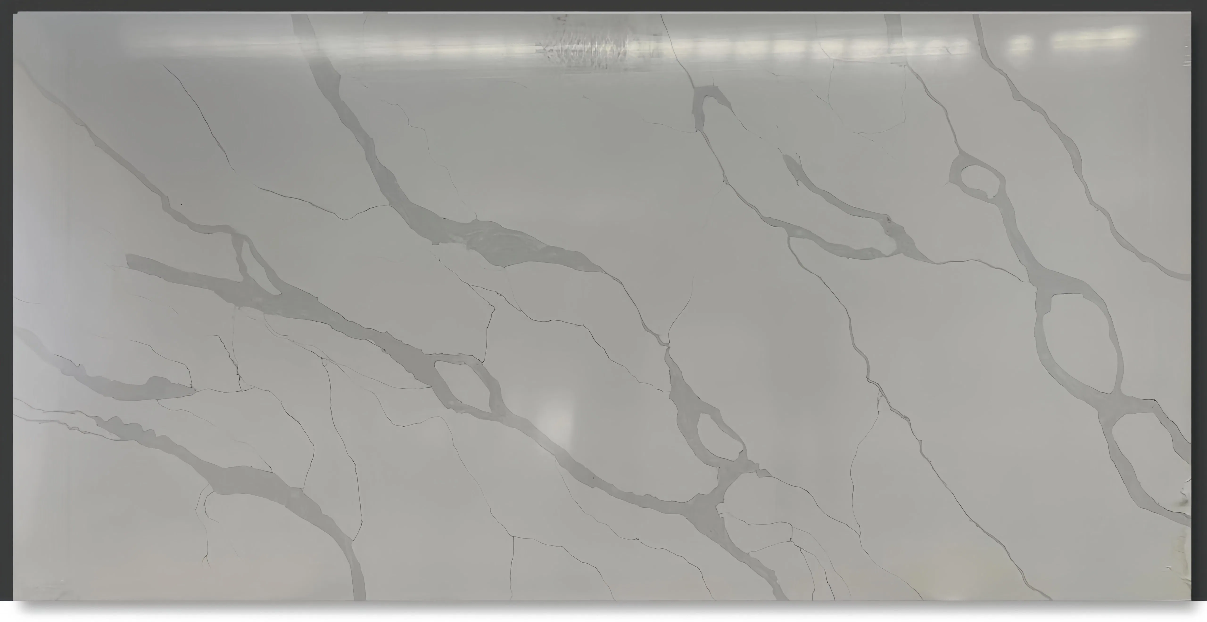 Premium Calacatta Quartz Stone Slab for Elegant Bathroom Countertops