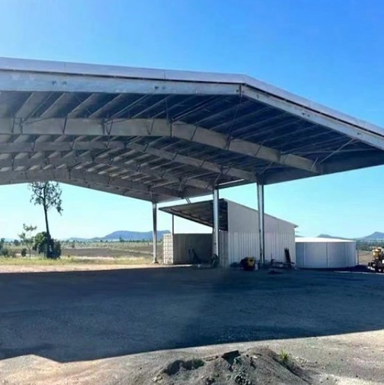 Durable Hot DIP Galvanized Steel Dog Hay Shed Structure for Outdoor Use