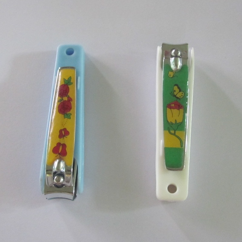 Cheap Nail Cutters with Colorful Exposy and Catcher to Collect The Nails