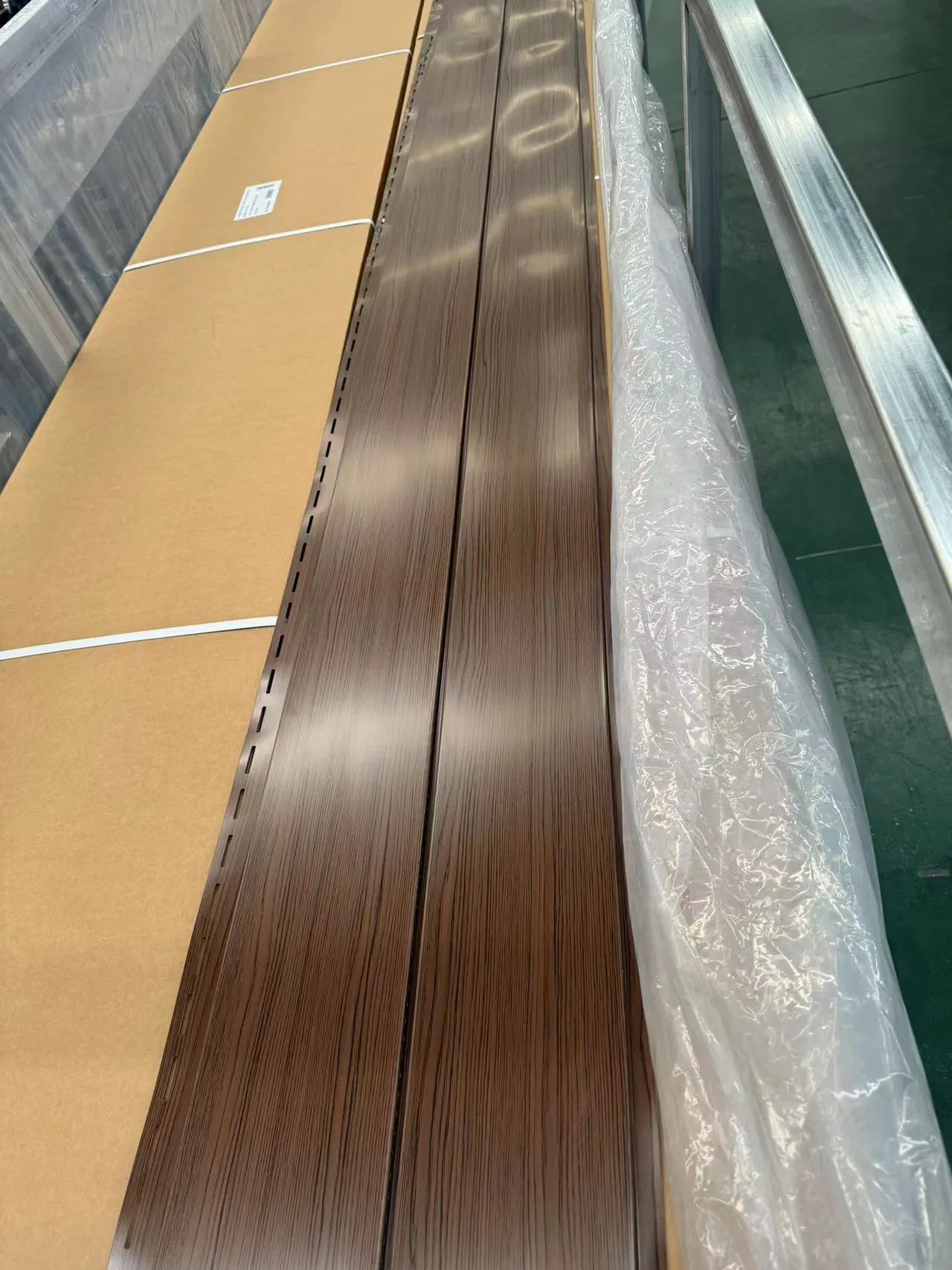 8" X 12'6" Woodgrain Deluxe Aluminum Siding Panel