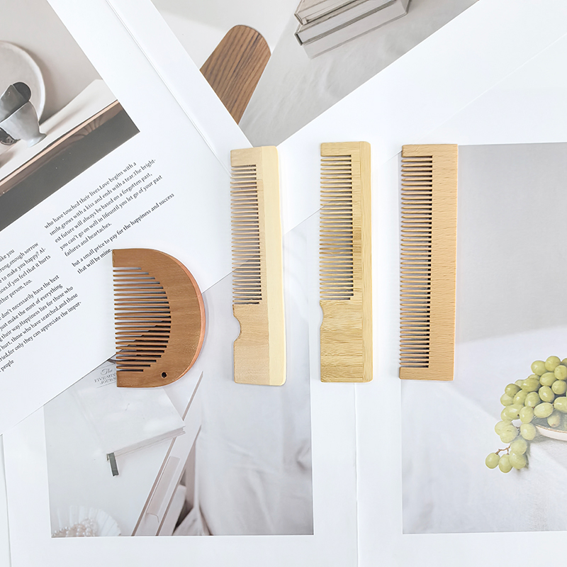 Customizable Eco-Friendly Bamboo Comb Portable Biodegradable Wide Tooth Wood Comb