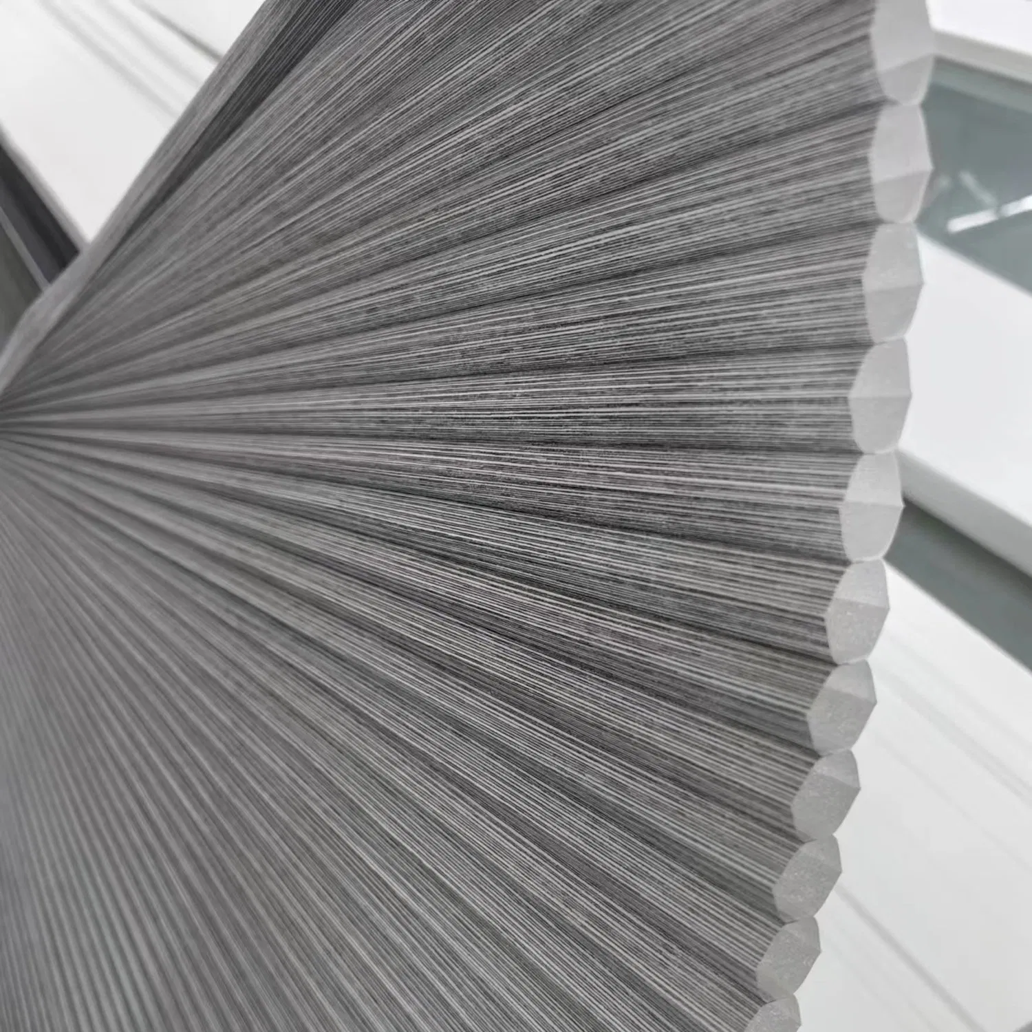 Not Easy to Accumulate Dust Custom Honeycomb Blinds for Workshops