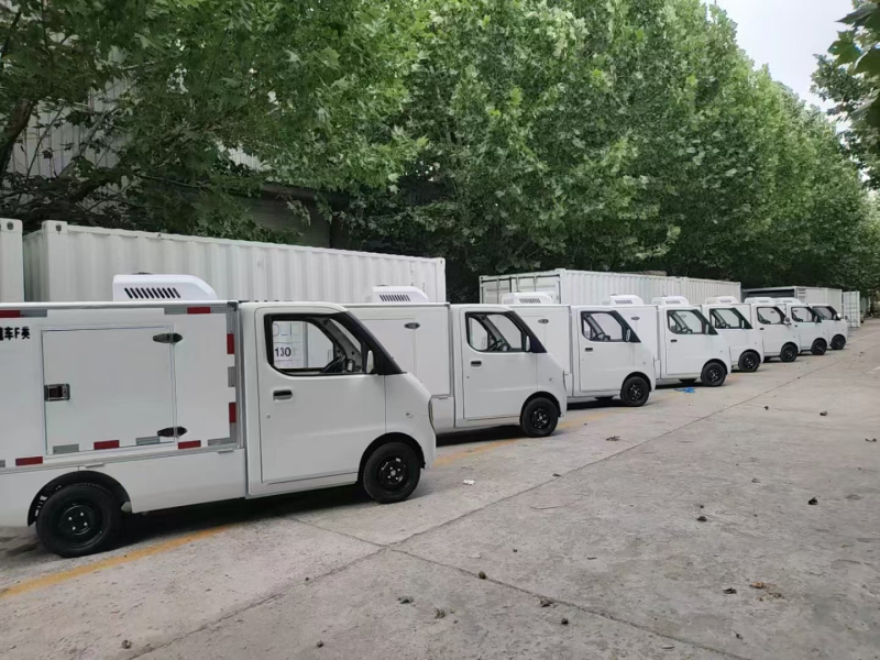 Мотоцикл трехколесный рефрижератор морозильник с холодильной установкой