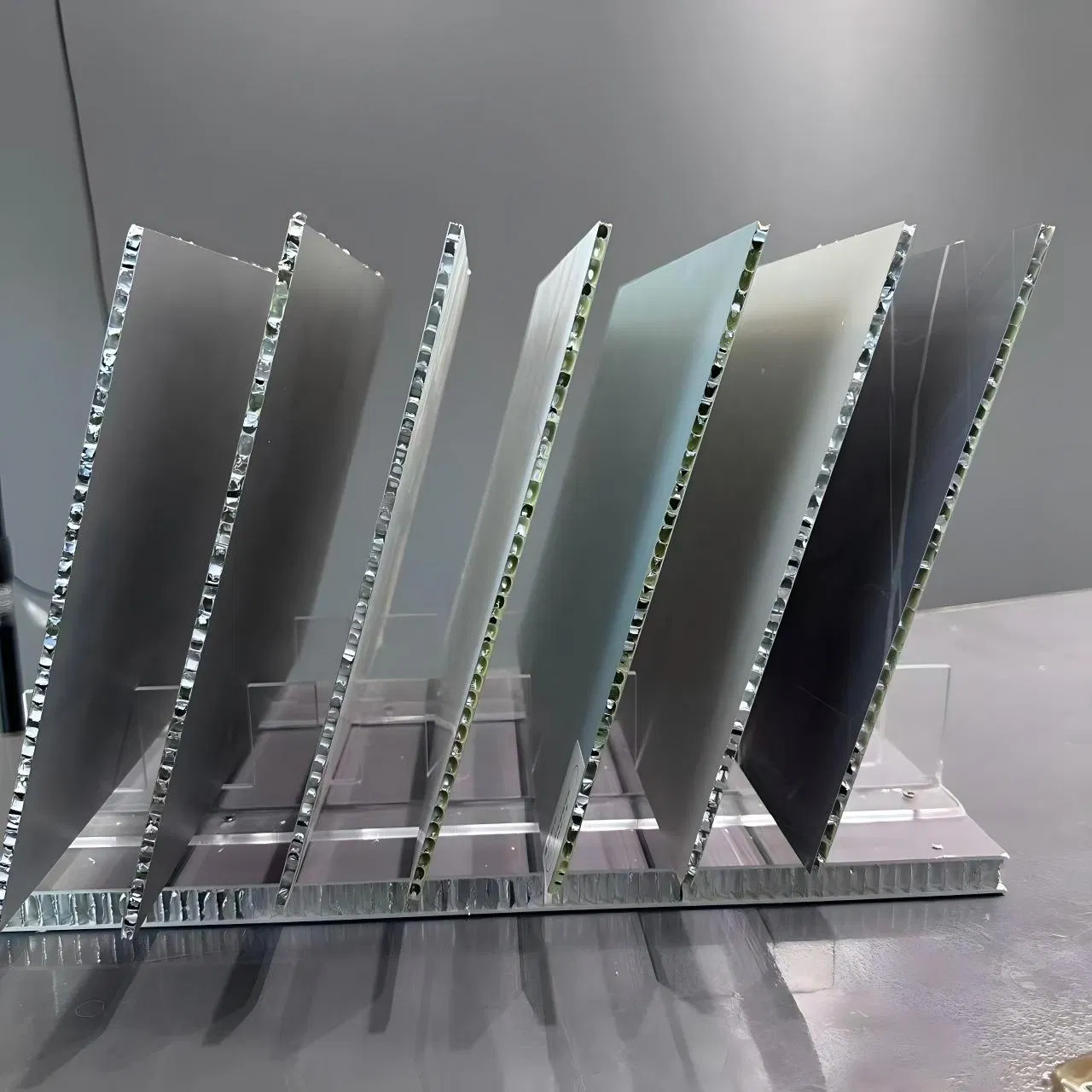 High-Quality Alloy Plate Extruded Aluminum Honeycomb Panel