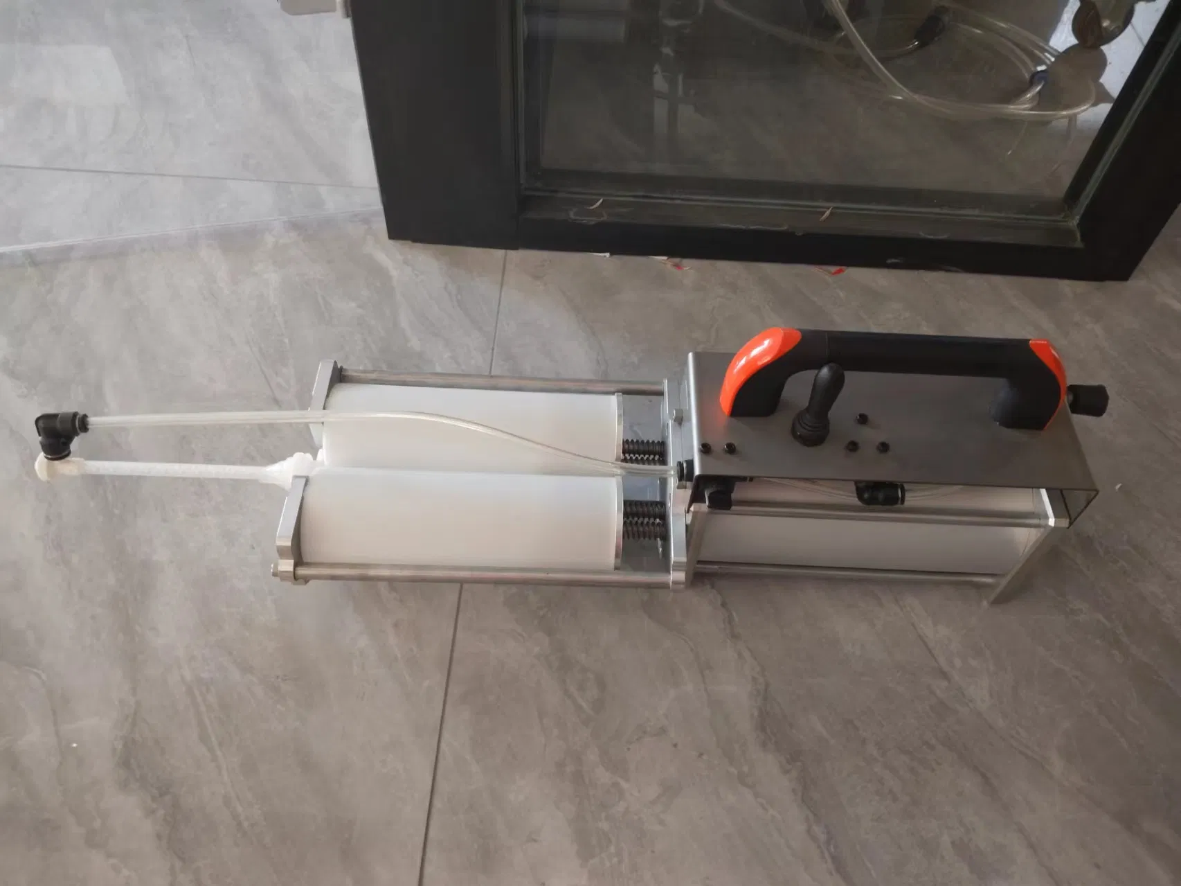 Пневматический пистолет для двухкомпонентного полиуретанового клея JX