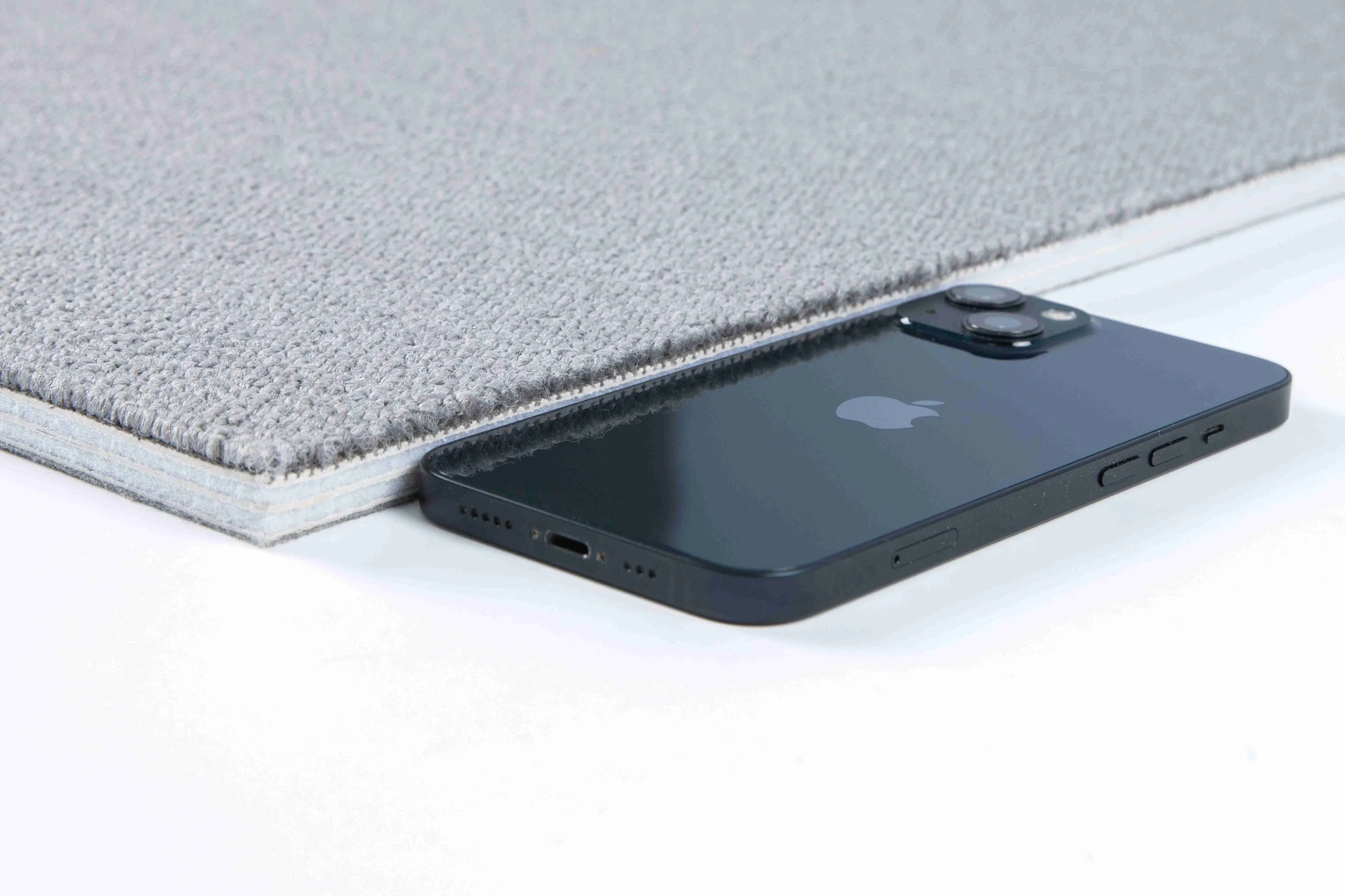 14mm Ultra Thick Noise Reduction PP Material Pile Yarn Beige Carpet Tile for Hotel Meeting Room