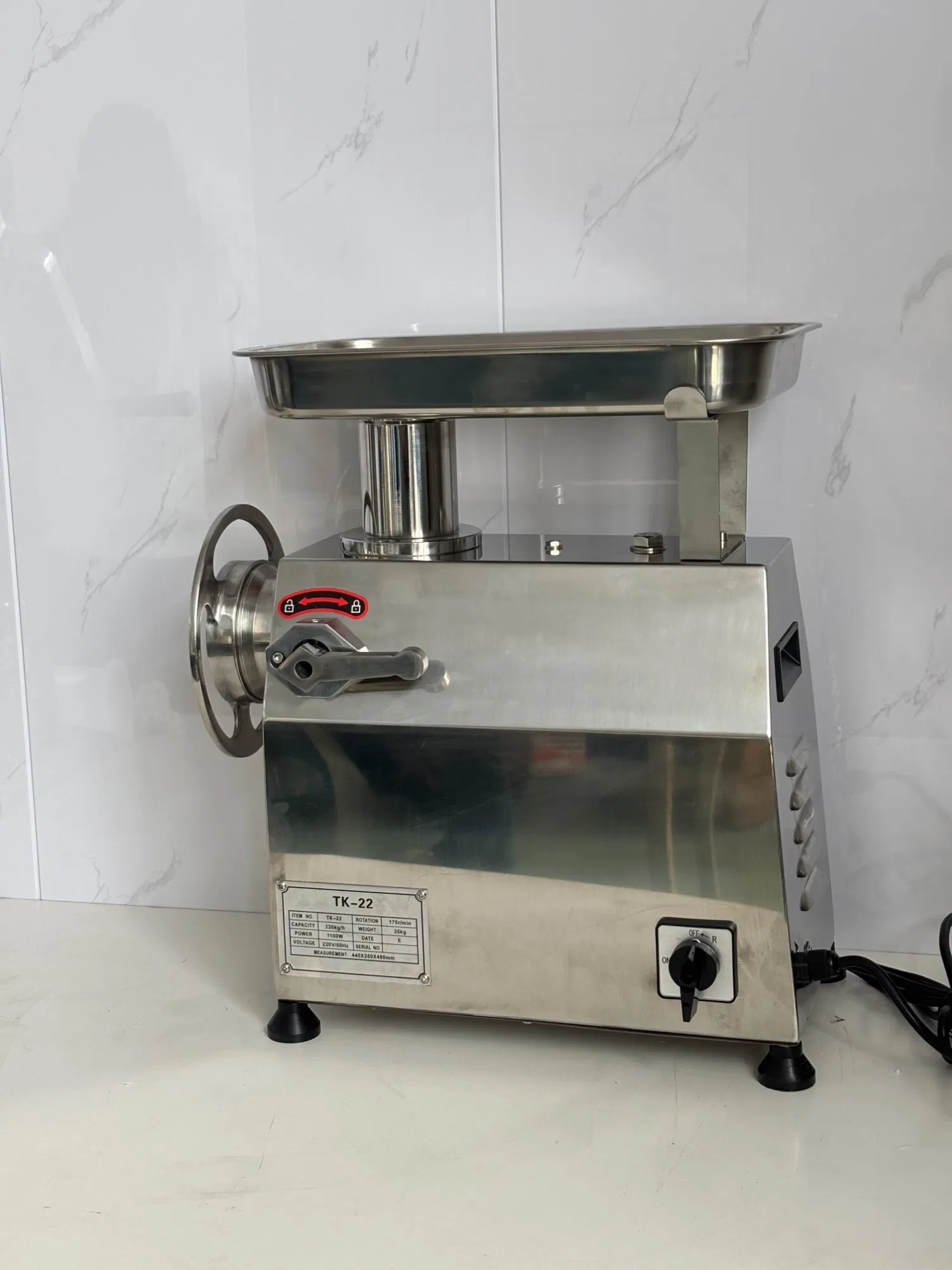 Compact Meat Grinder and Mincer with 400*230*450mm Dimensions