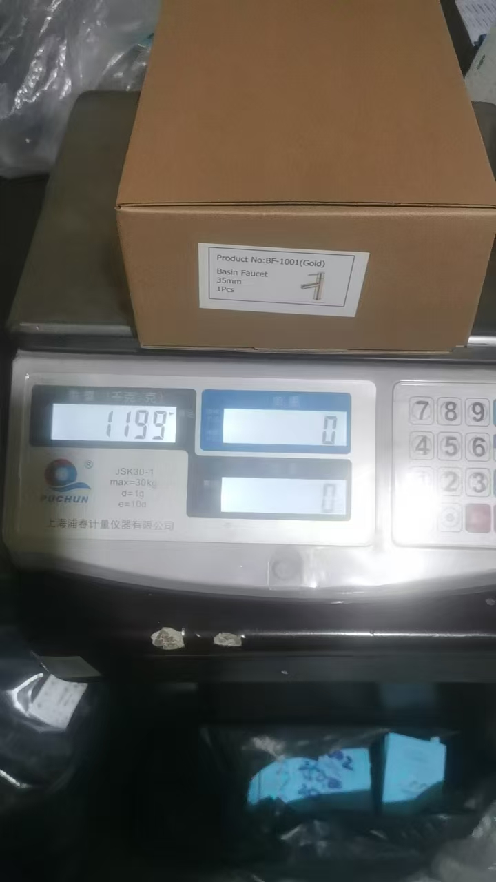 Gold Color Basin Mixer Faucet GB-1001