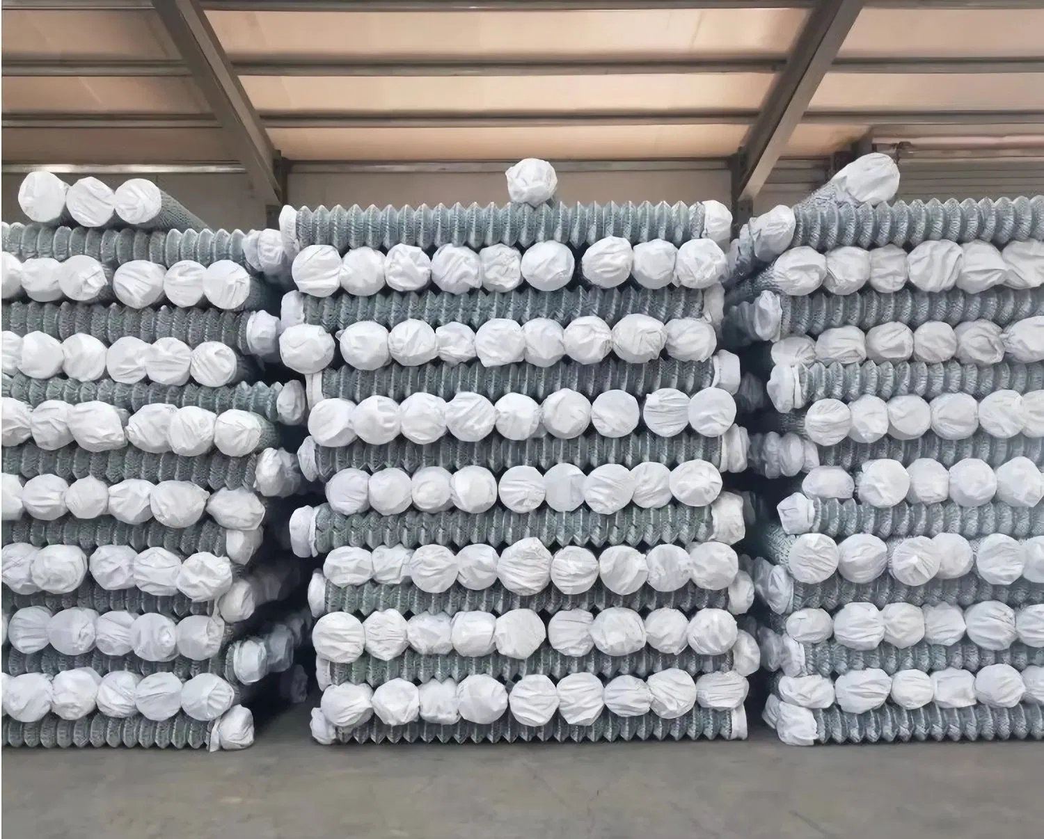 Cheap Galvanized Diamond Wire Netting PVC Chain Link Fence for Seaside Fence