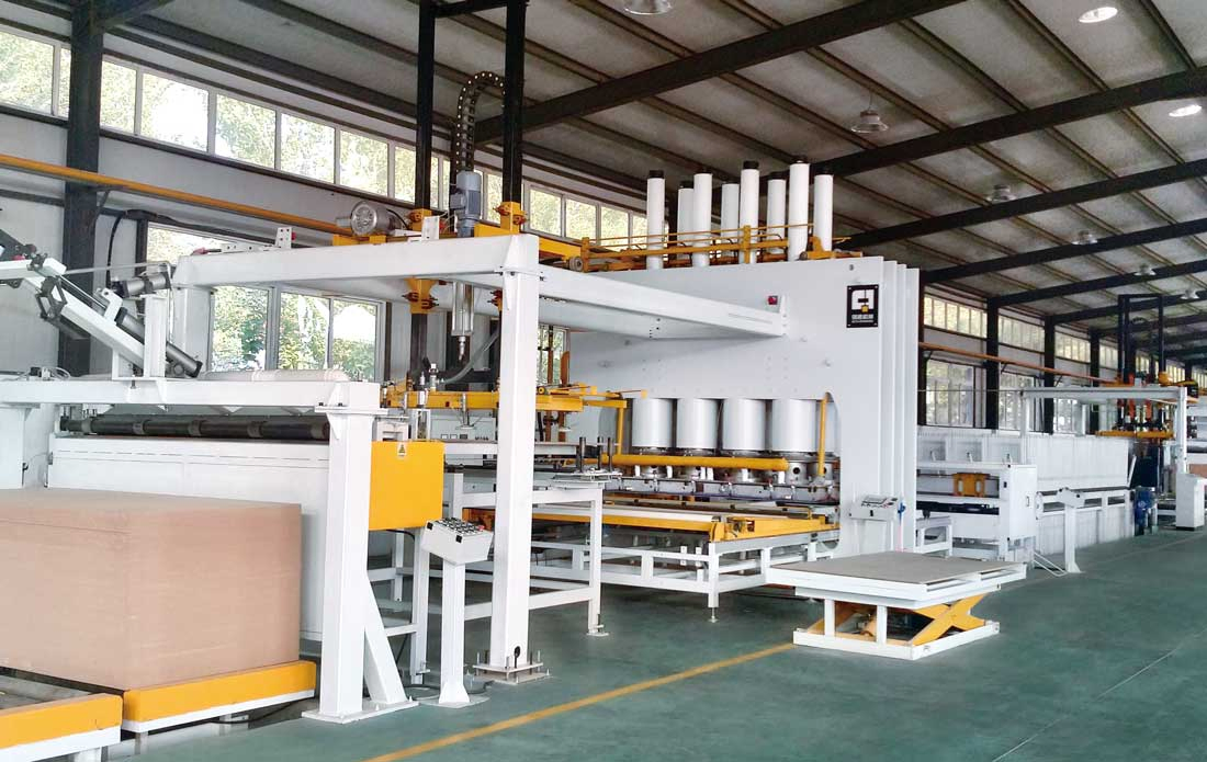 Automatic Plywood OSB Melamine Laminating Hot Press Machinery
