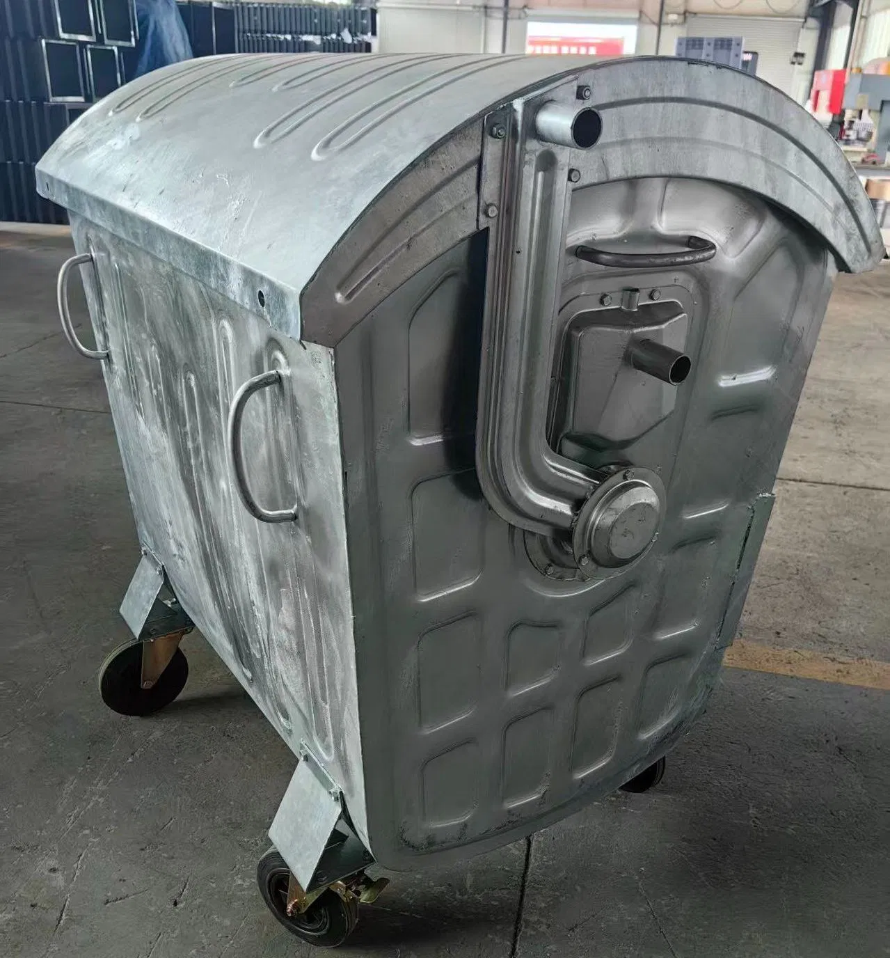 Промышленный мусорный бак 1100L передвижной