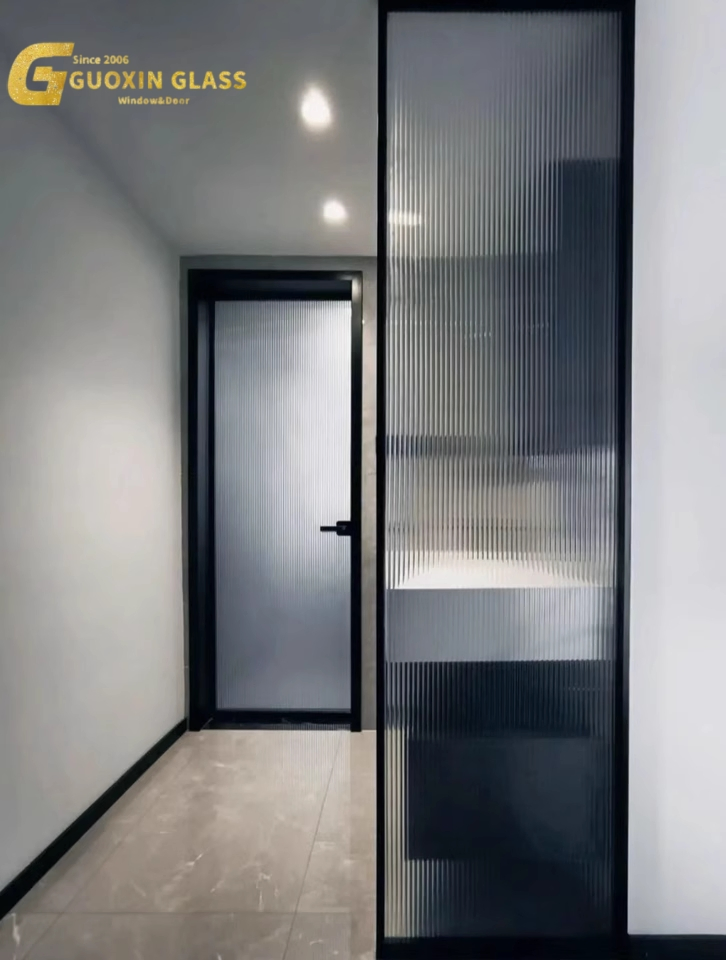 Elegant Customizable Ribbed Glass Decor for Modern Interiors