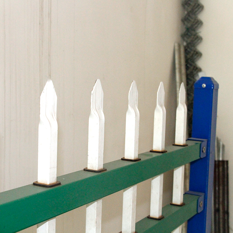 Ограждение железное настенное шпалеры ворота усиленные