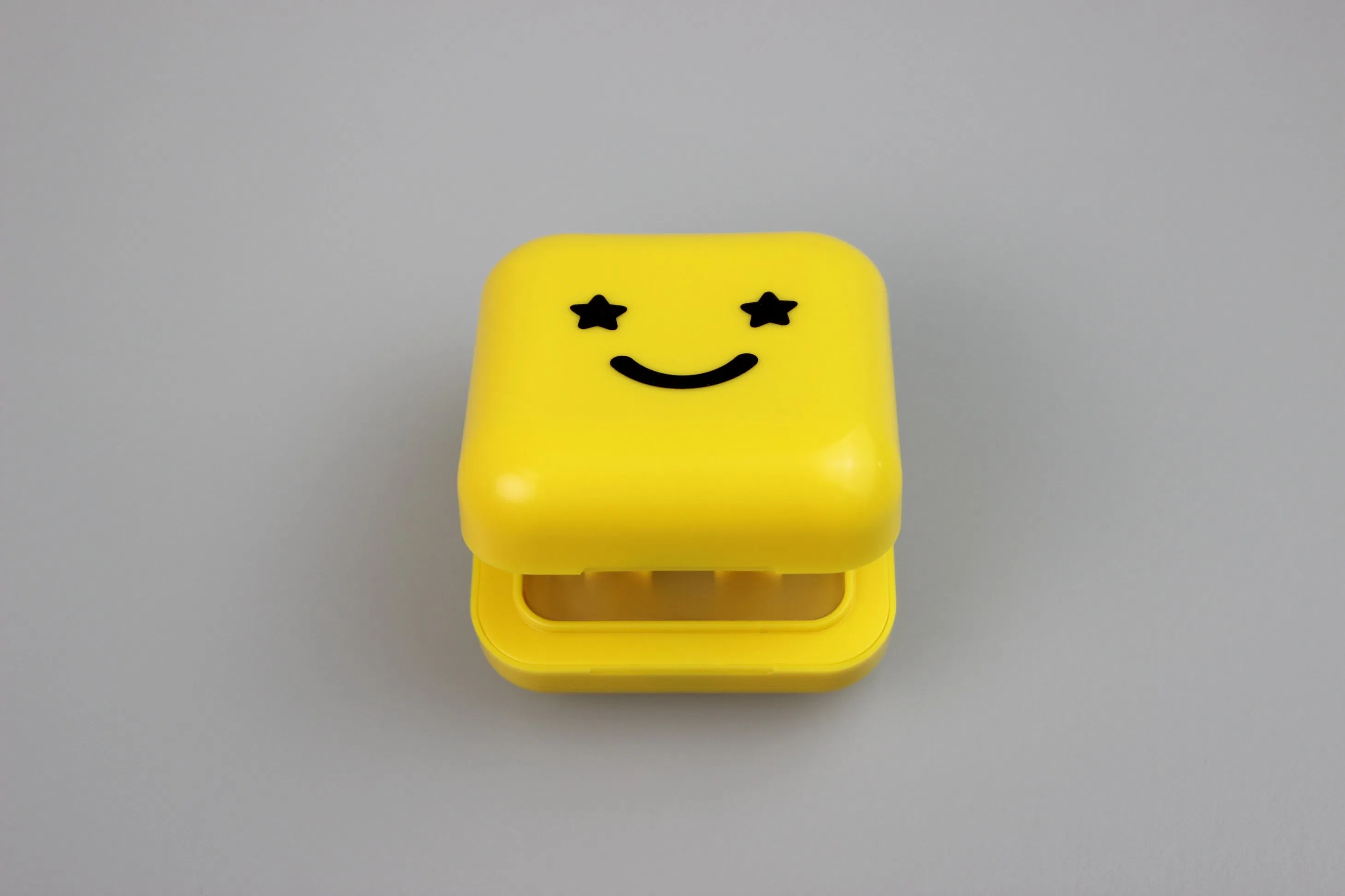 Пластырь от прыщей с зеркалом в коробке